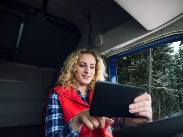 Netflix im Auto: Der ultimative Hardware-Ratgeber 2026 für Apple CarPlay
